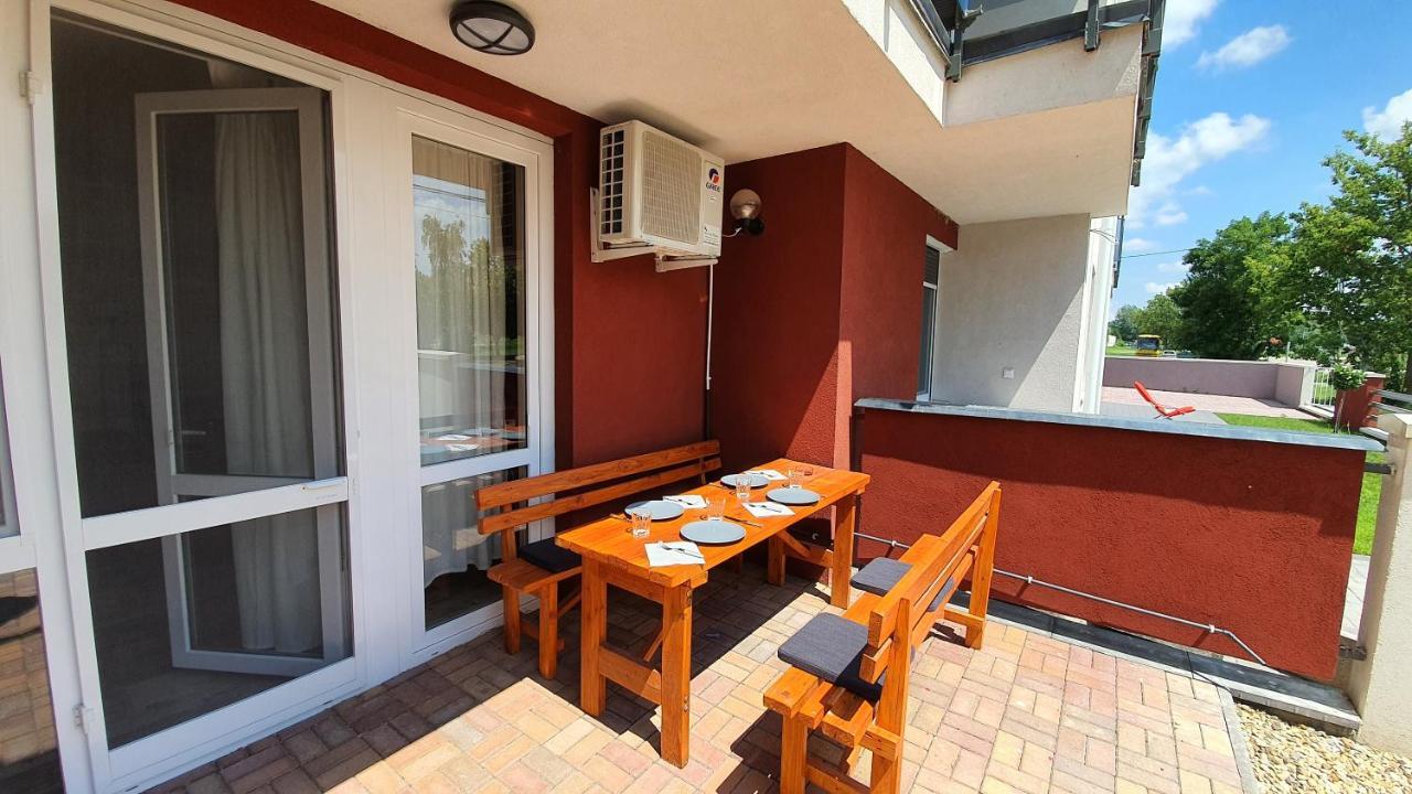 Aqua Apartman Tiszaújváros Exteriér fotografie