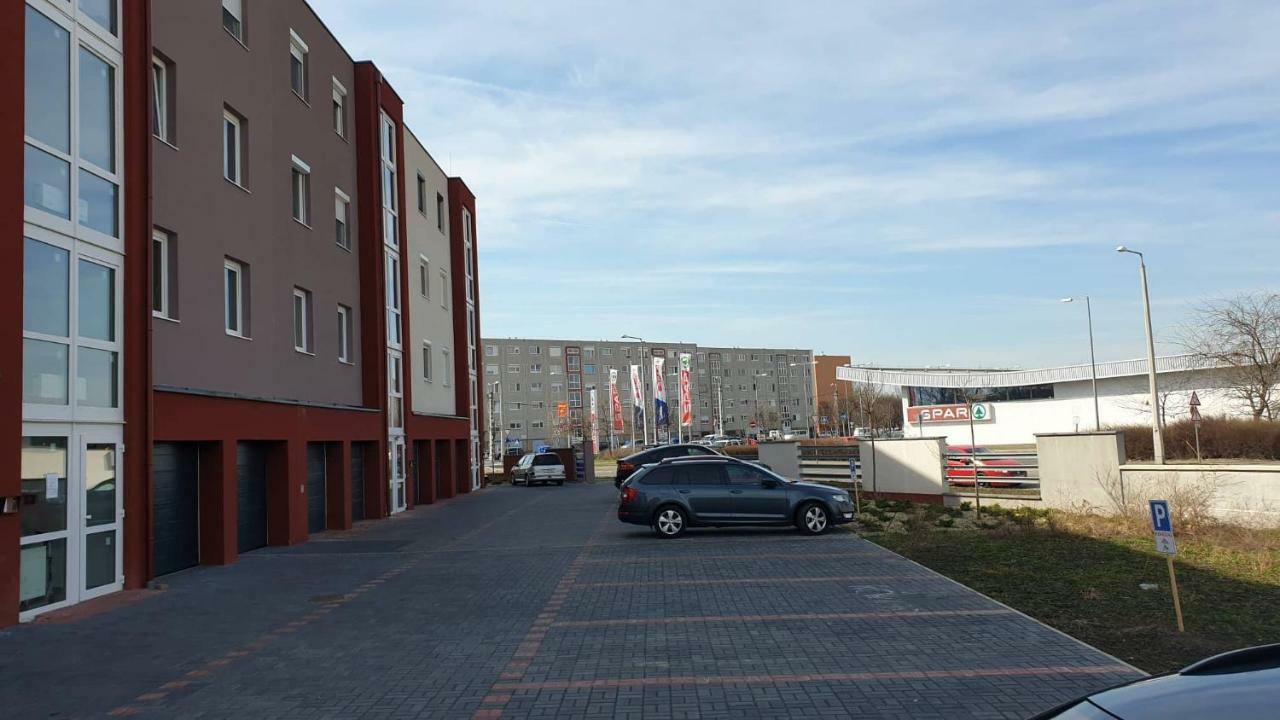 Aqua Apartman Tiszaújváros Exteriér fotografie