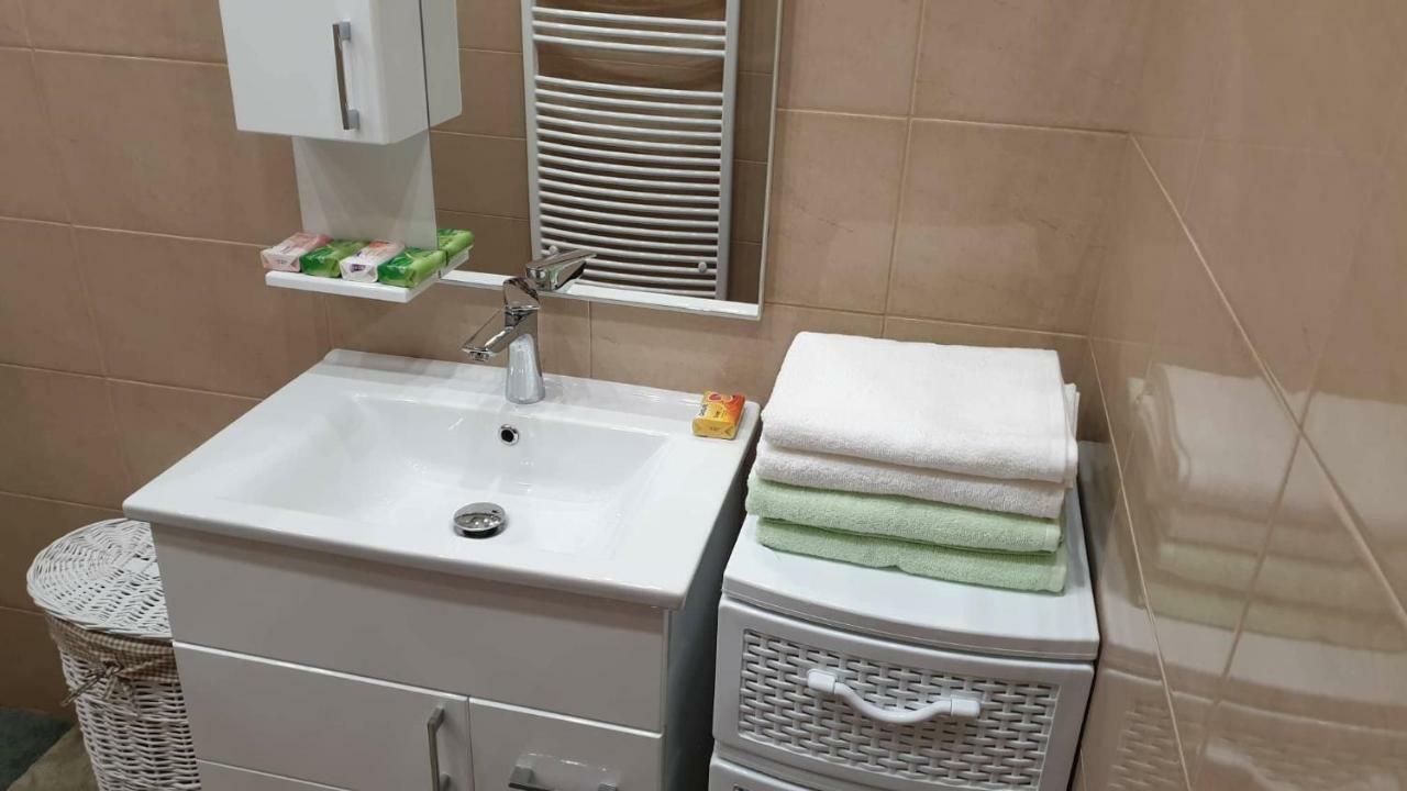 Aqua Apartman Tiszaújváros Exteriér fotografie