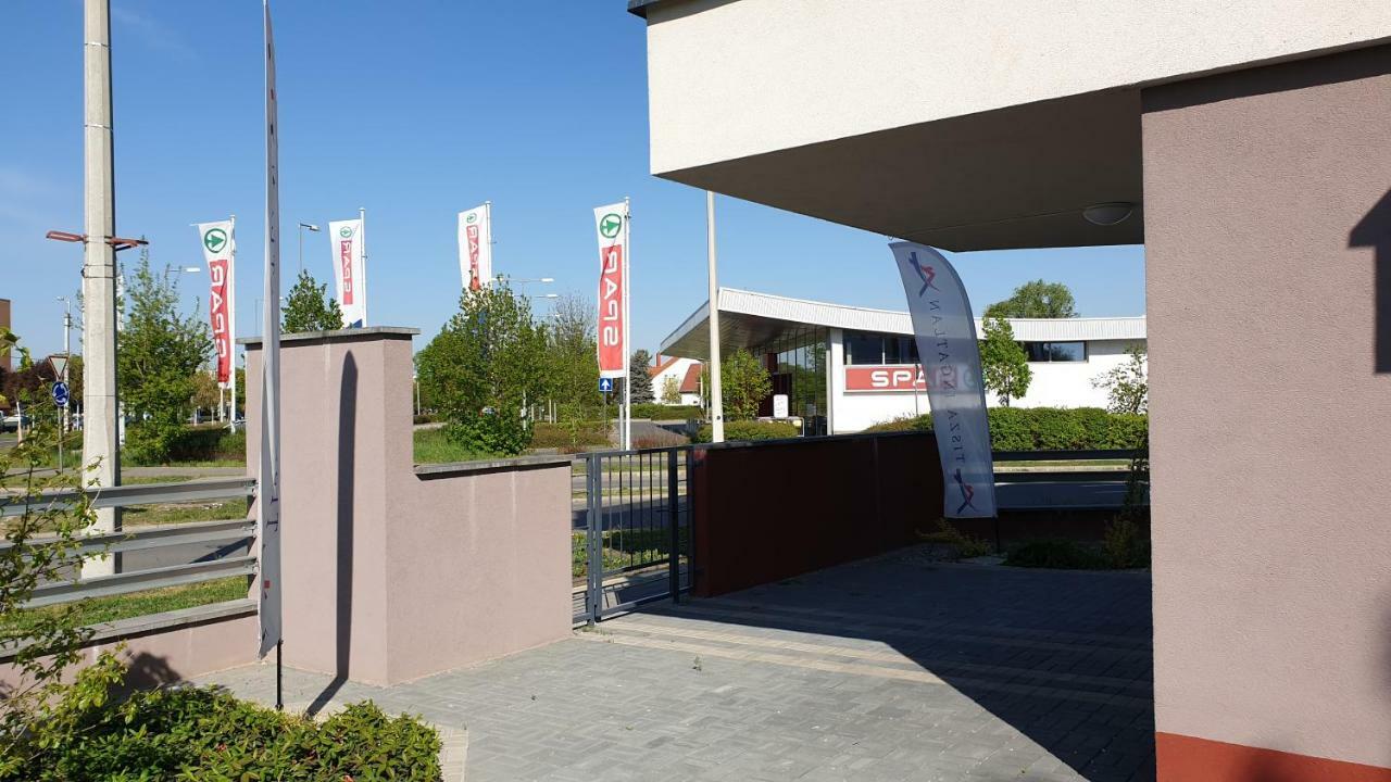 Aqua Apartman Tiszaújváros Exteriér fotografie