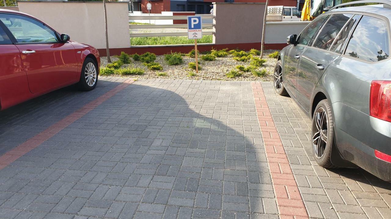 Aqua Apartman Tiszaújváros Exteriér fotografie